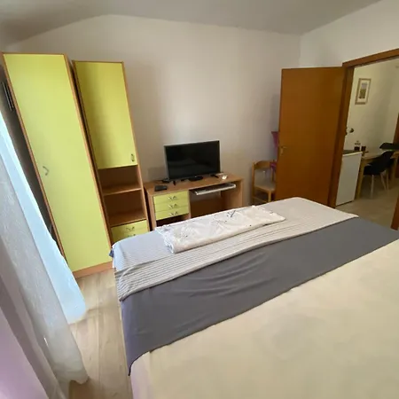 Apartment Dubravka 2 *